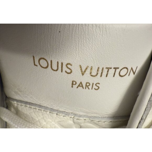 Louis Vuitton Womens White Embossed Leather Sneakers Size 8 With Monogram Detail - Picture 3 of 12